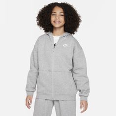 Everyone loves a soft, roomy hoodie. This oversized full-zip has plenty of space through the arms and body, giving you a comfy and relaxed feel. A classic for a reason, the embroidered Futura logo on the chest adds signature Nike style. Nike Hoodies, Nike Zip Up Hoodie, Grey Nike Hoodie, Nike Sportswear Club Fleece, Kids Activewear, Nike Style, Nike Zip Up, Nike Fashion, Girls Club