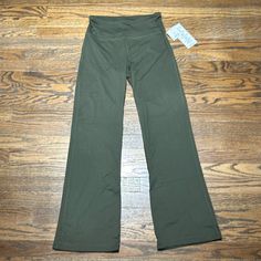 V Core Medium Green Pants Summer Stretch Sweatpants Full Length, Solid Full-length Activewear For Summer, Summer Stretch Full-length Sweatpants, Full Length Solid Activewear For Summer, Casual Green Yoga Pants For Fall, Full Length Summer Activewear, Versatile Green Full-length Bottoms, Green Full-length Athleisure Bottoms, Versatile Green Full Length Bottoms