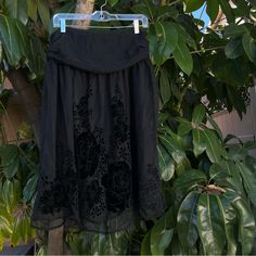 Nwt Deadstock Y2k Vintage Black Midi Sheer Skirt With A Black Lining Underneath The Skirt And Floral Velvet Detailing! The Intricate Details Of This Skirt Blows Me Away It’s So Beautiful And Well Made. Size Small. I Also Love The Waist Detail Of This Skirt. Gives Me Gothic/ Witchy / Whimsical Goth/ 90s/ Grunge Vibes! 90s Goth Outfits, Witchy Whimsical, Main Aesthetic, Goth 90s, Black Knee Length Skirt, Whimsical Goth, Style Midi Skirt, Witchy Outfits, Goth Skirt