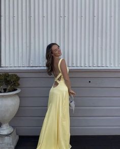 Pastel Yellow Prom Dress Long, Prom Dress Inspiration Yellow, Light Yellow Long Dress, Fancy Prom Dresses Long Ball Gown, Butter Yellow Prom Dress, Prom Dresses Light Yellow, Andie Anderson Yellow Dress, Yellow Prom Dress Aesthetic, Andie Anderson Outfits