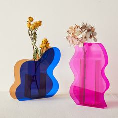 Geometric rainbow colorful vase Acrylic Vase, Decor Studio, Desktop Decor, Design Board, Acrylic Flowers, Decor Minimalist, Abstract Acrylic, Minimalist Decor, Postmodernism