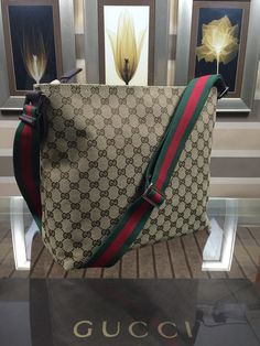 LUB Fashion - GCI Bags - 8660 A+ Excellent Quality copies; Contact us if you've any questions in your mind. Gucci Bags Outlet, Gucci Handbags Outlet, Trendy Tote, Bags Designer Fashion, Gucci Handbags, Gucci Bags, Crossbody Shoulder Bag, Gucci Bag, Luxury Bags