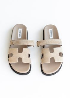 Steve Madden® Mayven Leather Sandles Mayven Sandals Outfit, Sandals 2024 Trends, Summer Shoes 2024, Steve Madden Mayven, 2024 Streetwear, Steve Madden Slippers, Steve Maddens, Comfy Sandals, Classy Shoes