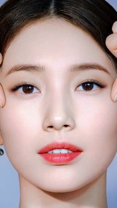 Vogue Makeup, Asian Makeup Looks, Face Photography, Bae Suzy, Dramatic Look, Korean Actresses, Perfect Skin, Smokey Eye, Korean Beauty