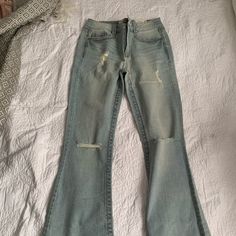 Mudd Jeans Size 7 Nwt Mudd Clothing, 90s Pants, Black Flare Jeans, Mudd Jeans, Vintage Denim Jeans, Low Rise Flare Jeans, Studded Jeans, Floral Jeans, Embellished Jeans