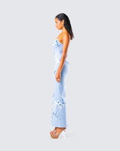 Watch yourself blossom in this blue floral print maxi dress 💙 Crafted from stretch jersey, this gorgeous piece features adjustable straps and a bodycon fit, creating an elegant and eye catching look ✨ Elastane Maxi Dress For Prom, Chic Floral Print Bodycon Maxi Dress, Chic Bodycon Floral Print Maxi Dress, Light Blue Floral Print Maxi Dress For Party, Elegant Floral Print Bodycon Maxi Dress, Spring Prom Bodycon Maxi Dress, Fitted Strapless Floral Maxi Dress, Blue Floral Print Maxi Dress For Prom, Fitted Blue Maxi Dress With Floral Print