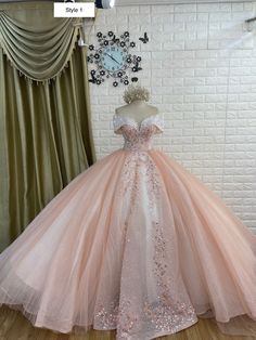 Quinceanera Pink, Quinceanera Themes Dresses, Quinceañera Ideas, Quinceñera Dresses, Dresses Gold, Wedding Dresses Lace Ballgown, Quinceanera Dresses Pink, Pink Ball Gown, Pretty Quinceanera Dresses