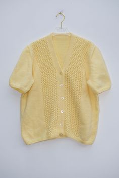 Hand made short sleeve cardigan 80s vintage L yellow. Vintage Cotton Cardigan For Summer, Vintage Cotton Summer Cardigan, Vintage Fitted Summer Cardigan, Fitted Vintage Summer Cardigan, Classic Short Sleeve Cardigan For Spring, Vintage Short Sleeve Sweater For Spring, Fitted Vintage Yellow Cardigan, Yellow Fitted Vintage Cardigan, Yellow Fitted V-neck Cardigan