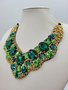 Luxury Handmade Beaded Necklaces For Party, Handmade Luxury Beaded Necklace For Parties, Handmade Choker Necklace For Evening, Green Crystal Necklace With Stones, Luxury Handmade Beaded Necklace For Party, Luxury Handmade Beaded Party Necklace, Handmade Crystal Necklaces For Evening, Luxury Green Crystal Necklaces, Handmade Green Crystal Necklaces