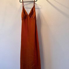 Ruched Satin Slip Midi Dress Copper Nwt Size M Orange Satin Maxi Dress For Party, Orange Silk V-neck Dress, Orange Satin Dress For Night Out, Orange Spaghetti Strap Lined Dress, Fitted Orange Maxi Dress For Date Night, Ruched Orange Maxi Dress For Spring, Orange Ruched Maxi Dress For Spring, Fitted Ruched Orange Maxi Dress, Spring Orange Ruched Maxi Dress