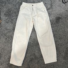 Never Worn Light Cream/White Jean Shein Women, Shein Jeans, Light Cream, Cream White, White Jeans, Straight Leg, Color White, Women Jeans, Womens Sizes