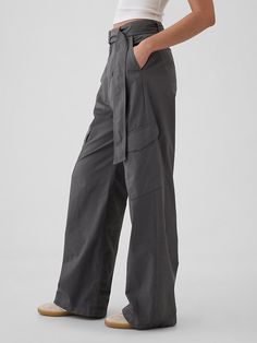 High-waisted Cotton Cargo Work Pants, Relaxed Fit Gap Cargo Pants, Cotton Cargo Pants By Gap, Relaxed Fit Cargo Pants With Side Pockets By Gap, Gap Straight Leg Pants With Side Pockets, Gap Cotton Cargo Pants, Gap Relaxed Fit Pants With Pockets, Gap Cotton Cargo Pants With Pockets, Gap Cotton Cargo Bottoms