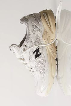 New Balance 725 Sneakers | Free People New Balance 725 Women Outfit, Adidas Chunky Sneakers, Girls Weakness, New Balance 725, Street Wear Shoes, New Balances, New Balance Outfit, Fall Winter Trends, Dad Sneakers