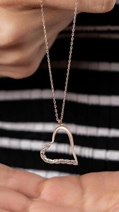 Modern Heart, Necklace Rose Gold, Necklace Rose, Rose Gold Necklace, Heart Jewelry, Heart Necklace, Silver Necklace, Gold Necklace, Necklaces