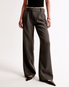 Business Outfit Inspo Women, Tech Work Outfit Women, Intern Fits, Pinstripe Pants Outfit, Office Baddie, Sloane Tailored Pant, Stripe Pants, Pinstripe Pants, Racing Stripes