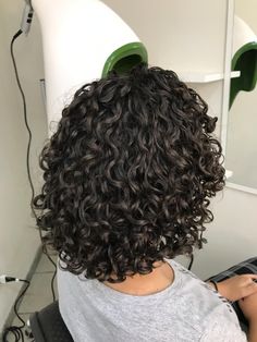 Best Haircuts For 2c Curly Hair, Short Curly Haircuts For Thinning Hair, 2c Curly Hair Haircuts Short, Shoulder Length Hair Curly, 3a Hair, Short Curly Hairstyles, Curly Hair Videos, Curly Hair Photos