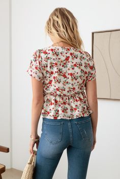 🖤 Be a star in our new Ditsy Print Top! Its V-neck and ruching add a touch of playfulness while the short sleeves keep you cool. With its ditsy print, you'll stand out in style wherever you go. Grab one now and add some fun to your wardrobe! 🖤 Item Feature: floral, short sleeve, ruching front, front tie, not see trough, boho, cute, chic, girly Casual V-neck Top With Ditsy Floral Print, White Ditsy Floral Print Short Sleeve Top, Spring Ditsy Floral Print V-neck Tops, Spring V-neck Ditsy Floral Print Tops, Tie Not, Ditsy Print, Floral Short, Keep Your Cool, Wholesale Clothing