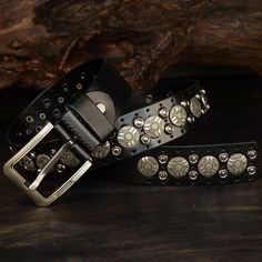 Add a touch of elegance to your outfits with the Ciradyl genuine leather belt for women or men. With its 3.8 cm width and ardillon buckle, it brings style and character to your looks. An essential belt! Cowboy Motorcycle, Motorcycle Jeans, Belts For Men, Belt For Women, Studded Belt, Men Belt, Men's Belt, Unique Bags, Genuine Leather Belt