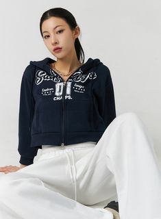 lettering-graphic-zip-up-plush-hoodie-id305 / Dark blue Acubi Hoodie, Trendy Lettering, Fashion Cargo Pants, Print Lettering, Beige Top, Prom Outfits, Boatneck Sweater, Style Pants, Detail Shop