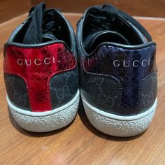 Very Comfortable Durable Shoes Gucci Black Sneakers With Contrast Sole, Gucci Black Sporty Sneakers, Gucci Black Low-top Sneakers, Sporty Black Gucci Sneakers, Gucci Black Lace-up Sneakers, Gucci Black Leather Sneakers, Black Gucci Lace-up Sneakers, Designer Black Gucci Sneakers, Black Luxury Gucci Sneakers