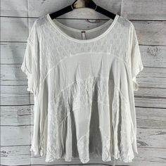 Brand New With Tags! Size S Free People's Top Features A Loose Fit And Asymmetrical Hem To Create A Casual-Cool Vibe That's Utterly Stylish. Crew Neckline; Pullover Style Asymmetrical Hem Easy Fit; Hits Below Hip Rayon/Linen Short Sleeves Loose Fit Approximate Measurements: Length: Back= 14.5" Front: 20.5" Width: 56" Summer Layering Blouse With Asymmetrical Hem, White Asymmetrical Top For Day Out, Casual Flowy Tops With Asymmetrical Hem, Asymmetrical Relaxed Fit Tops For Summer, Bohemian Summer Tops With Asymmetrical Hem, Bohemian Tops With Asymmetrical Hem For Summer, White Asymmetrical Hem Blouse For Layering, Casual Asymmetrical Beach Top, White Blouse For Layering With Asymmetrical Hem