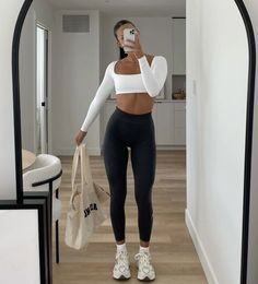 Gymwear Outfits, Look Legging, Cute Workout Outfits, Fitness Wear Outfits, Cute Gym Outfits, Fits Aesthetic, Gym Outfits, Gym Style, Causual Outfits