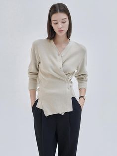 This is NILBY P’s modest and feminine cardigan that can be worn in two ways. It features a slim belted cardigan style with a mid-length design, which can be worn neatly or as a wrap-style pullover for a feminine look. When worn as a wrap, you can adjust the silhouette using the inner adjustment device and outer buttons. It's a versatile item that provides both simplicity and elegance, perfect for styling.- Ideal for daily wear- Can be paired with various bottoms to create different looks- Features buttons on the front for easy removal Feminine Cardigan, Cardigan Style, Belted Cardigan, Wrap Cardigan, Cardigan Fashion, Feminine Look, Wrap Style, Mid Length, Daily Wear