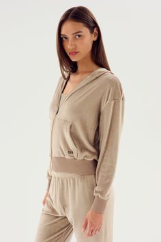 Whether you're lounging at home or out and about, this hooded jacket adds a touch of relaxed sophistication to any outfit. Discover comfort and versatility with every wear. BEST FOR: Warming up and cooling down after running, yoga, CrossFit, barre, Pilates, cycling and spin class. Barre Pilates, After Running, Running Yoga, Spin Class, Warming Up, Out And About, Zip Up Hoodie, Crossfit, Hooded Jacket