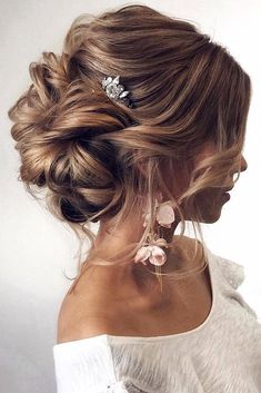 Chignon Updo, Wedding Hair Trends, Classic Wedding Hair, Boheme Chic, Vintage Wedding Hair, Wedding Hairstyles With Veil