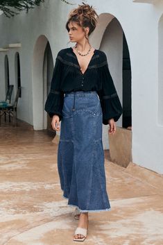 Muse Denim Maxi Skirt – SPELL - USA Denim Maxi Skirt Fall, Cool Teacher Outfits, Maxi Denim Skirt Outfit, Blue Maxi Skirt Outfit, Maxi Skirt Outfit Ideas, Denim Maxi Skirt Outfit, Long Denim Skirt Outfit, Blue Skirt Outfits, 90s Chic