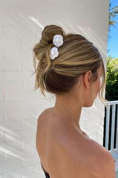 Wedding Hair Buns Low, Bridal Bun With Curtain Bangs, Sofia Richie Hair Updo, Bridal Shower Updo, Relaxed Bridal Hair, Up Do Hairstyles For Weddings, Bridal French Twist, Black Tie Hairstyle, Cocktail Makeup