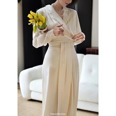 An elegant long dress that looks like the main character of a 1980s movie. The upper body has a pleated design, and the waist part has a complicated structure that looks like hanging fabric. An item with an elegant drape that gives a gorgeous impression. 
 
 
 Size 
 
 XS size 
 
 Length: 123cm 
 Shoulder width: 38cm 
 Bust: within 90cm 
 Waist: within 63cm 
 Hip: within 92cm 
 Sleeve length: 56cm 
 
 S size 
 
 Length: 128cm 
 Shoulder width: 40cm 
 Bust: within 94cm 
 Waist: within 67cm 
 Hip: Elegant Long Sleeve Maxi Dress With Pleated Bodice, Elegant Long Sleeve Midi Dress With Folds, Floor-length Pleated Maxi Dress For Dinner, Pleated Floor-length Maxi Dress For Dinner, Formal Beige Midi Dress With Pleated Waist, Formal Draped Maxi Dress With Folds, Elegant Floor-length Dress With Folds, Beige Formal Dress With Pleated Waist, Pre-draped Formal Maxi Dress With Folds