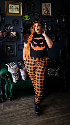 Hair Stylist Outfit, Halloween Inspired Outfits, Halloween Chic, Gothic Outfit, Pumpkin Queen, Outfit Plus Size, Stylist Outfit, Halloween 3, Retro Pinup