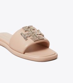 Double T Deco Sport Slide: Women's Designer Sandals | Tory Burch Tory Burch Jelly Sandals, Tory Burch Slippers, Tory Burch Slides, Pretty Shoes Sneakers, Tory Burch Sandals, Girly Stuff, Footwear Design Women, Designer Sandals, The Double