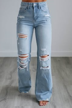 90s Pants Outfits Women, Cute Outfits Inspiration, 2024 Jeans Outfit, Cute Relaxed Outfits, Fall Outfits Ripped Jeans, Different Types Of Styles Outfits, Women’s Style, Boutique Fashion Outfits, Women’s Jeans