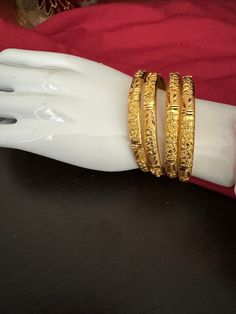 South Indian Bangles Gold, Daily Wear Gold Bangles For Women, Festive Hand Set Bangle For Party, Festive Celebration Bangle, Festivals Gold Bangle Bracelet, Festival Gold Bangle Bracelet, Elegant Bangle For Festive Party, Elegant Festive Bangle For Party, Festive Celebration Bangle Bracelet