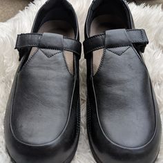 Women's Drew Black Leather Walking Shoes Size 9.5 New #2 Black Walking Shoes With Round Toe And Rubber Sole, Black Walking Shoes With Rubber Sole And Round Toe, Black Leather Shoes With Round Toe, Black Faux Leather Shoes With Round Toe, Black Mary Jane Leather Shoes With Closed Toe, Synthetic Leather Shoes With Cushioned Footbed, Leather Walking Shoes With Medium Width And Round Toe, Black Leather Shoes With Leather Footbed, Medium Width Leather Walking Shoes With Round Toe