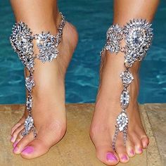 Sexy Crystal Anklet Jewelry Chain For Bare Feet **Sparkly And Beautiful** * Size In Photos * High Quality Material And Crystals * White Crystals Crystal Barefoot Sandals, Barefoot Sandals Wedding, Toe Ring Designs, Bridal Anklet, Beach Foot Jewelry, Sparkly Sandals, Vacation Jewelry, Sandals Wedding, Foot Chain