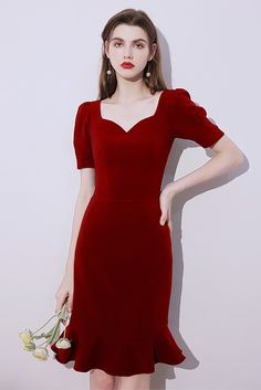 2024 Dresses, Fall Winter Style, Dresses For Wedding Guests, Burgundy Shorts, Dress With Short Sleeves, Semi Formal Dresses, Lovely Dresses, Dress Cuts, Guest Dresses