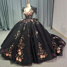 Vintage Black Formal Evening Gown for Women Fairytale Wedding Gown, Shoulder Length Veil, Ball Gown Quinceanera Dresses, Quinceañera Dresses, Plus Size Evening Gown, Black Ball Gown, Cathedral Length Veil, Tulle Balls, Formal Evening Gown