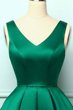 Soft Satin Dress, Green Ball Dresses, Green Ball Dress, Princess Cut Dress, V Cut Dress, Pola Bra, Princess Line Dress, Flare Dresses, A Line Cocktail Dress