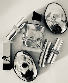 Makeup Aesthetic Black And White, Silver Girl Aesthetic, Black And White Makeup, Vogue Beauty, Stockholm Fashion