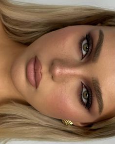 Makeup Looks For Green Eyes, Makeup For Blondes, Makijaż Smokey Eye, Dark Makeup, Makeup Looks Tutorial, Makeup For Green Eyes