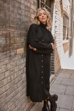 Shop YOURS Curve Black Ribbed Midi Cardigan Dress at Yours Clothing. Discover women’s plus size clothing in sizes 10-36 with fast delivery. Elegant Wedding Guest Dress, Cardigan Dress, Plus Swimwear, Ribbed Midi Dress, Next Fashion, Stylish Plus, Plus Size Kleidung, Purple Glitter, Dress With Cardigan