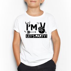 SIGN UP FOR 10% OFF YOUR ORDER -> https://www.belamodaclothing.com/pages/join-us I'm Two Lets Party - 2 Year Old Birthday Shirt - Custom Two Year Old Birthday Shirt Unisex - Custom Birthday Shirt - Birthday Shirts These shirts are currently only available in Black and White (black sleeves with white body) ▬▬ DETAILS ▬▬ 3/4 sleeve baseball raglan These shirts are made with 52% combed and ring spun cotton, 48% polyester Amazing soft material you and your little one will Love <3 If you wish t White T-shirt With Funny Print For Party, Party T-shirt With Name Print And Crew Neck, Party Crew Neck T-shirt With Name Print, White T-shirt With Text Print For Party, White Letter Print Shirt For Party, White Party Top With Funny Print, White Top With Funny Print For Parties, White Graphic Print Party Shirt, Two Year Old Birthday Shirt