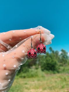 🐙 Bring some undersea whimsy to your summer wardrobe with our handmade beaded octopus earrings! Perfect for those who love to mix and match their accessories, these earrings are an eclectic addition to any boho or hippie-inspired outfit. Whether you're strolling along the beach or dancing the night away at a festival, these earrings are sure to turn heads and spark conversations.  Looking for a unique gift for your favorite fashionista? Our handmade beaded octopus earrings cater to those who love bold, playful style. They're perfect for anyone who wants to channel their inner mermaid or showcase their love of marine life. 🌊 So why wait? Add some beach vibes to your jewelry box and order a pair of our handmade beaded octopus earrings today! Whether you're treating yourself or surprising a Beaded Octopus, Jellyfish Earrings, Octopus Earrings, Earrings Beach, Earrings Cute, Beach Vibes, Beach Vibe, Unique Earrings, Marine Life