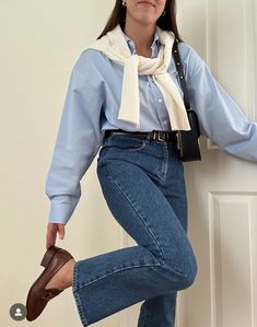 Blue Shirt Outfit Winter, Women Outfit Ideas, What To Wear Fall, Casual Work Outfits Women, Fall Lookbook, Casual Work Outfit, Office Look, Women Outfit, Casual Work Outfits