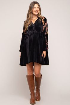 Black Velvet Floral Long Sleeve Maternity Dress– PinkBlush Maternity Dress Accessories, Maternity Goth Outfits, Christmas Maternity Dress, Casual Black Maternity Dress, Maternity Clothes Fall Winter, Edgy Maternity Outfits, Maternity Gown Styles, Winter Maternity Dress, Velvet Maternity Dress