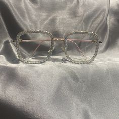 Sparkle Diamond Trimmed Fashion Eyeglasses With Pink Arms. Blue- Light Resistant. Party Sunglasses With Metal Frame And Glass, Rimless Glass Party Sunglasses, Party Sunglasses With Square Glass Frame, Diamond Glasses, Trims Fashion, Diamond Eyes, Fashion Eyeglasses, Sparkle Diamonds, Glasses Accessories