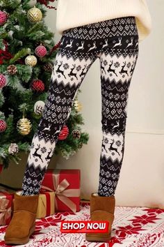 These plus-size leggings boast a playful combination of reindeer and argyle prints, offering a festive flair. With an elastic high rise and a slight stretch, they provide both comfort and style. Perfect for the holiday season, these leggings effortlessly merge fun design with a comfortable fit. Stretch Black Bottoms For Christmas, Fitted Black Bottoms For Christmas, Womens Thermal, Christmas Leggings, Casual Wear Women, Stretchy Leggings, Stretch Leggings, Leggings Casual, Plus Size Leggings